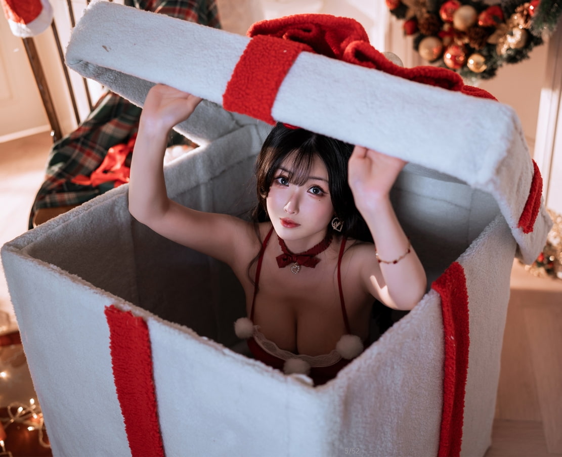 rioko凉凉子-圣诞礼物-私拍视频-10V-cos喵-cos美图-coser聚集地-cosplay作品库